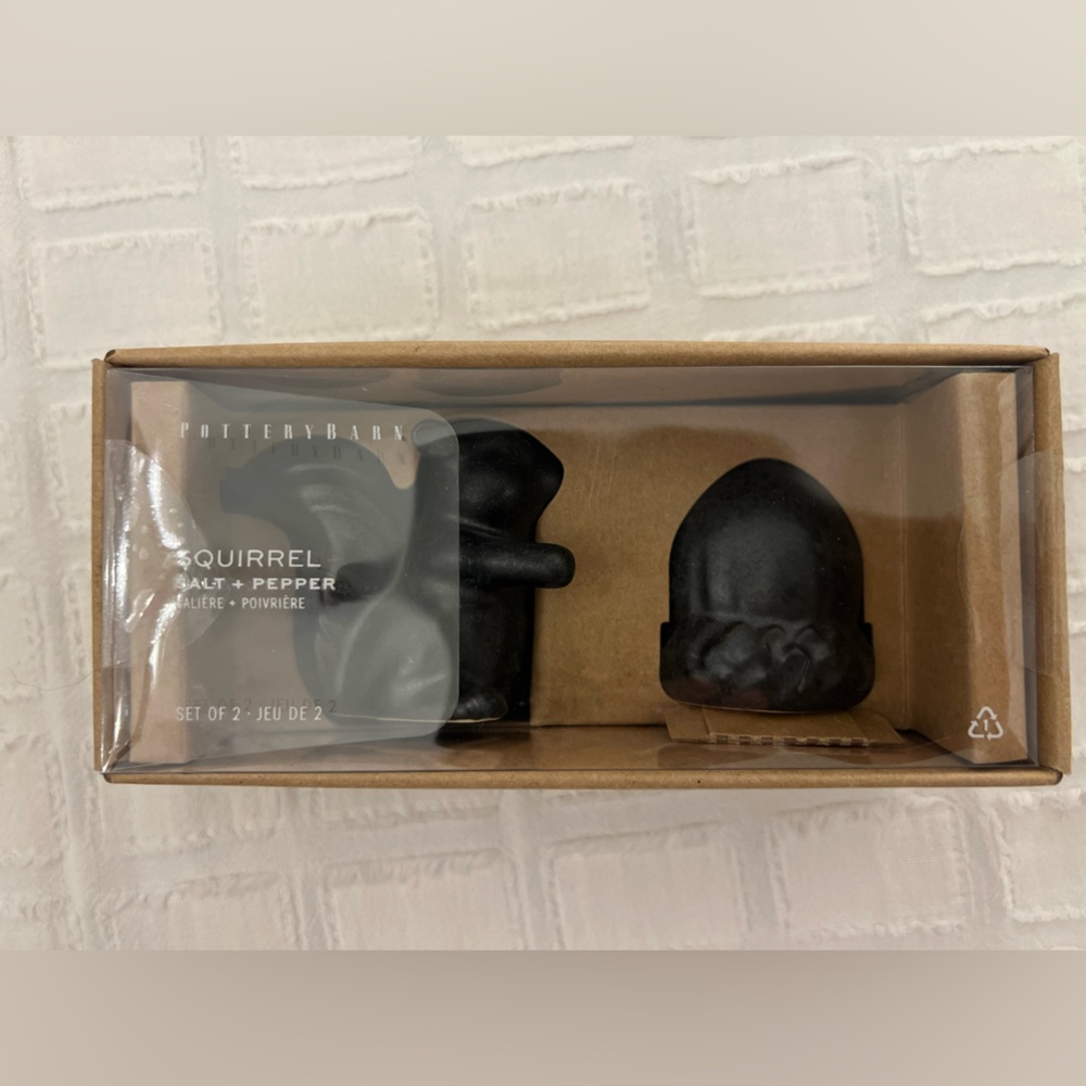 Pottery Barn Bronze Squirrel Acorn Salt Pepper Shaker Set Nature Woodland Decor